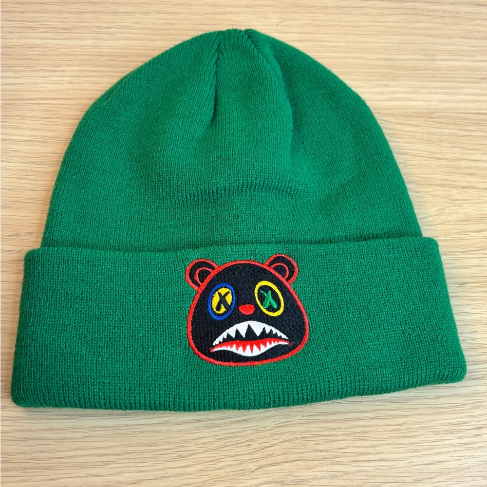 Greenโ Knit Beanie with Embroidered crazy Bear Face Patch NWOT